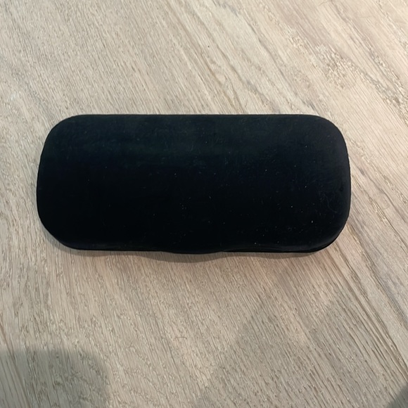 Gucci sunglass case - Picture 2 of 4